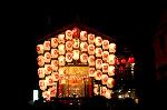 生き稚児にみる祇園祭 : 北観音山　駒形提灯