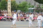 変わろうとも変わらずとも　祇園祭は祇園御霊会 : ビニールシートが被せられていたので・・・幟を