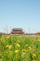 平城遷都1300年祭と平安遷都1200年祭 : 朝堂院跡は広い大地のままである