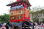 京都夏の妖怪　その五　モノノケタウン : 胴掛は朱の地に金糸で刺繍された麒麟に、方位四神と獅子。見送には「雲龍」