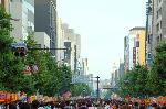 前祭　山鉾巡行・神幸祭 : 宵山の烏丸三条歩行者天国