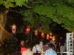 愛宕古道街道灯し : 千灯供養に並ぶ参拝者には番号札が配られる
