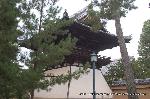 織田信長を訪ねて　総見院・本能寺・二条殿 : 親子塀と鐘楼