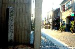 織田信長を訪ねて　総見院・本能寺・二条殿 : 小川通蛸薬師の南西角に石碑が見えた