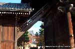 秋のくろ谷　金戒光明寺 : 山門楼上への上り口　奥は御影堂