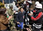 京都大地震から200年 : 避難所となっている愛宕小学校で卒業式(和田大典氏撮影無断掲載)