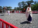 葵祭の前儀　賀茂競馬会 : 御所を出発する行列の先頭である