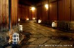 電力使用制限令発動 : 石塀小路の打ち水