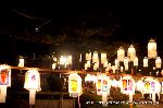 盆の灯り　東大谷万灯会 : 本殿前広場