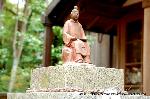 狛龍の伏見神宝神社 : かぐや姫ゆかりの大伴家持像