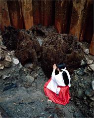 出雲大神宮と出雲大社 : 重要文化財　宇豆柱　出雲大社境内遺跡出土　鎌倉時代　