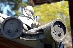 桜見に曲水宴 : 鷹司家菩提寺　二尊院境内の瓦
