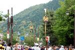 剣差し　嵯峨祭 : 天龍寺前を行く剣鉾