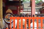お田植祭・伏見稲荷大社 : 神田斎場での神事の前に本殿での神事がある