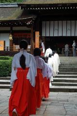 千日詣の愛宕さん : 本殿へ奉告の儀