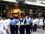 後祭を追っかけて　前編 : 交通規制を待つ中御座神輿