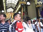 祇園祭あれこれ : 斎場入りする錦神輿会の輿丁