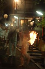 粟田大燈呂　ねぶた祭の原点か : 夜渡り神事に松明の禊ぎ