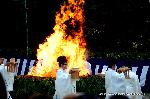 おしたけさん　伏見稲荷大社　火焚祭 : 繰り返し大祓詞が奏上されたあと、各火床を、榊・塩・清め水を以って斎主が清め祓う