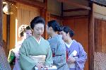事始の風物歳時記 : お姉さんの手に舞扇が
