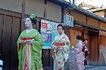 事始の風物歳時記 : お姉さんに続いて、舞妓、半玉さん