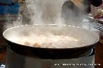 三千院初午大根焚きを歩く : 直径1メートルもある大釜