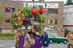 御霊祭 : 荷鉾(にないぼこ)でゆく牡丹鉾（上柳原町）