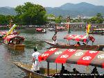 三船祭　車折神社 : 風車、吹流しの舟は扇が流される船