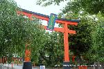 続　秀吉が京都に残したもの　御土居 : この鳥居の前一帯が、平野鳥居前町である。