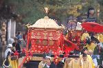 ずいき祭に　秋の剣鉾