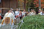 広隆寺　聖徳太子御火焚祭 : 護摩壇に斧が下りる