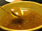 猪熊鍋を食せる比良山荘 : 栃餅を煮る