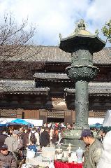 終い弘法・終い天神 : 金堂の真後ろに講堂、そして食堂と線上に建つ