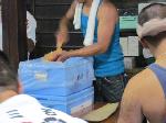 京都街角風景 : 丸十田中商店 田中 正人さん　17日朝の弁当打ちです｡朝7時には取りかかります。神輿の途中で頂きます。